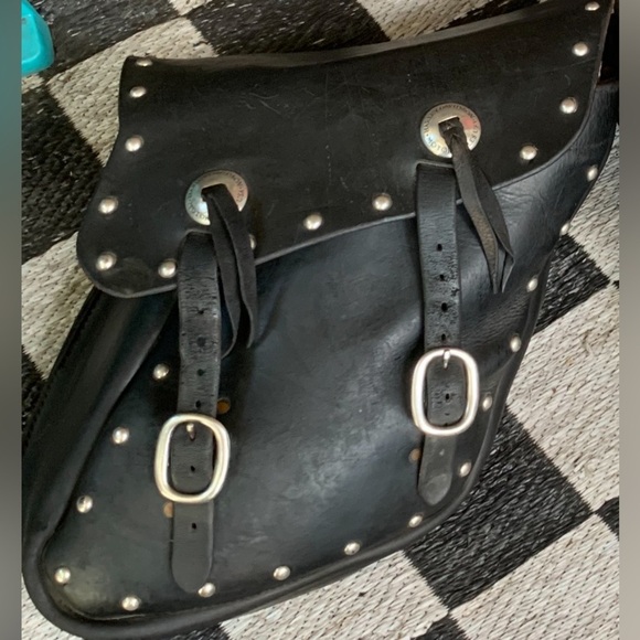 Vintage 80s Genuine Black Leather/Studs Harley-Davidson Motorcycle Saddlebags - Picture 4 of 11